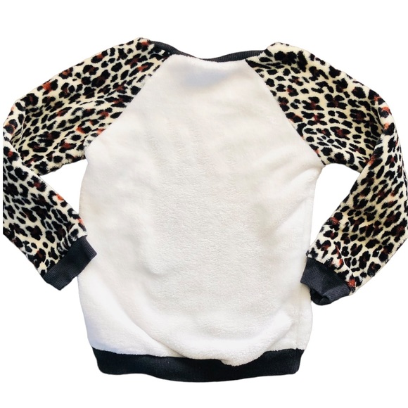 Kitty Sweater - Picture 9 of 9